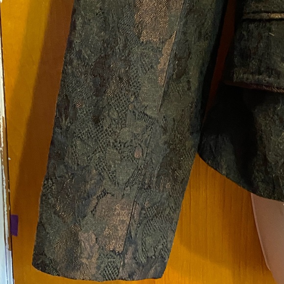 EUC Badgley Mischka size M Floral Brocade wool blend button up jacket. - Picture 5 of 12